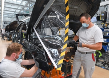 Ilustrasi industri otomotif. Antara