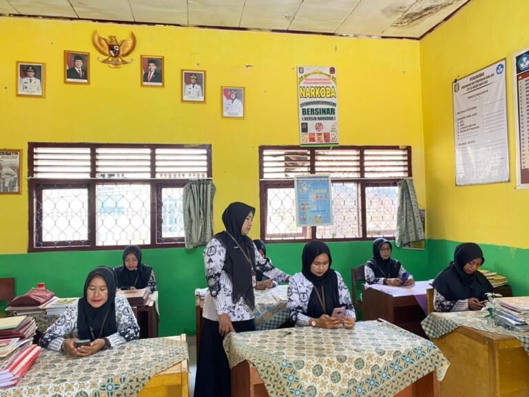 Heboh Guru Honorer Tak Bisa Mengajar Lagi pada 2027, Kemendikdasmen Beri Penjelasan