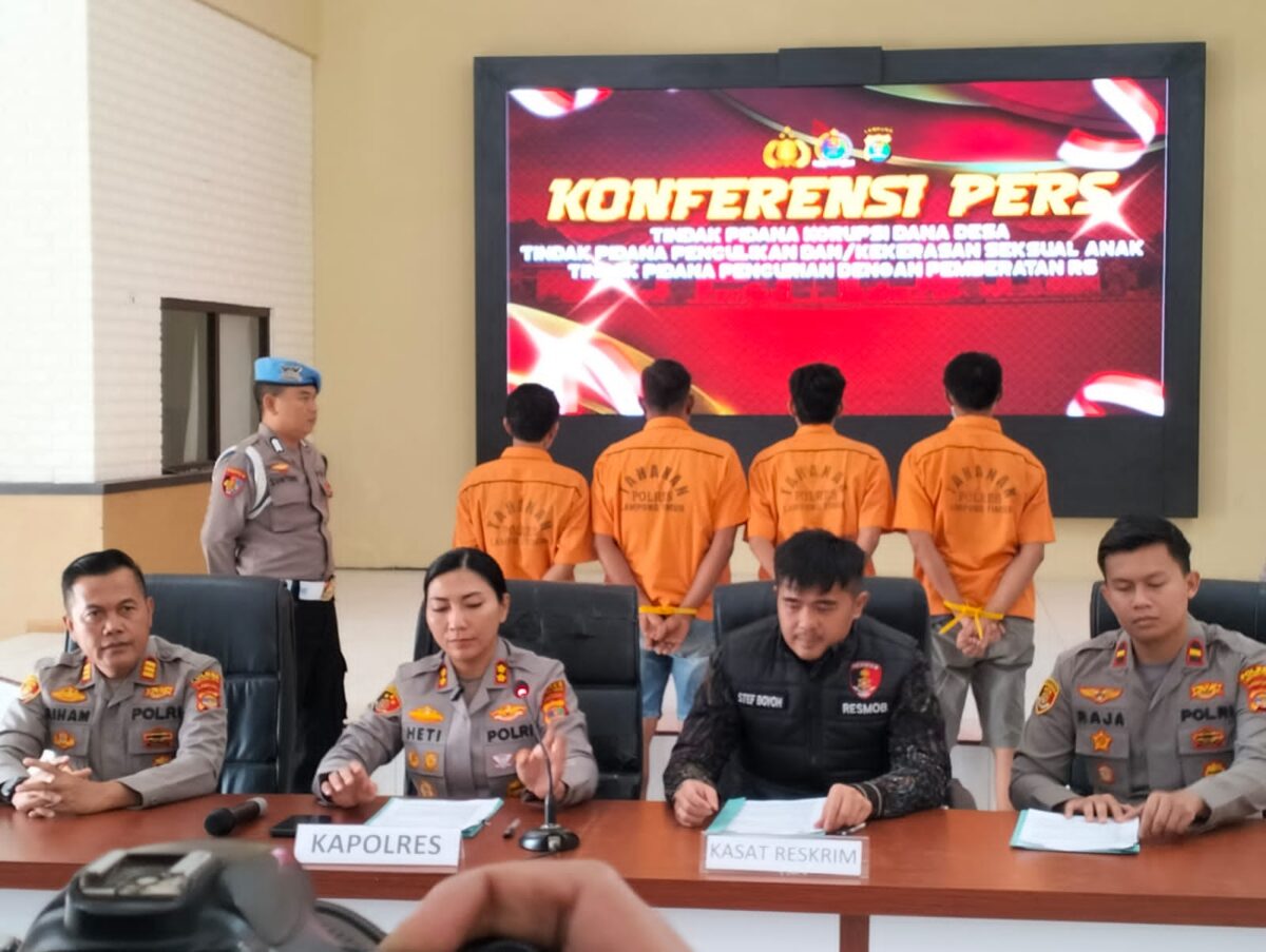 Jajaran Kepolisian Resor (Polres) Lampung Timur berhasil mengungkap 3 tindak pidana menonjol wilayah hukumnya. (Foto Lampost.co/Arman Suhada)