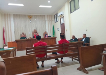 Dua terdakwa kurir sabu 15 Kg asal Aceh mendapat vonis mati, pada sidang di PN Kelas IA Tanjung Karang, Rabu, 17 Desember 2025. (Foto: Lampost.co / Asrul Septian Malik)