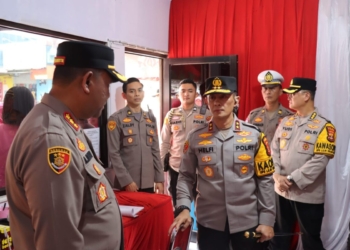 Kapolda Lampung, Irjen Pol. Helfi Assegaf, saat memantau Pos Pengamanan Operasi Lilin Krakatau 2025 di Bandar Lampung, Senin, 22 Desember 2025. Kepolisian Daerah (Polda) Lampung meningkatkan eskalasi pengamanan menyambut perayaan Natal 2025 dan Tahun Baru 2026. Dok Polda Lampung