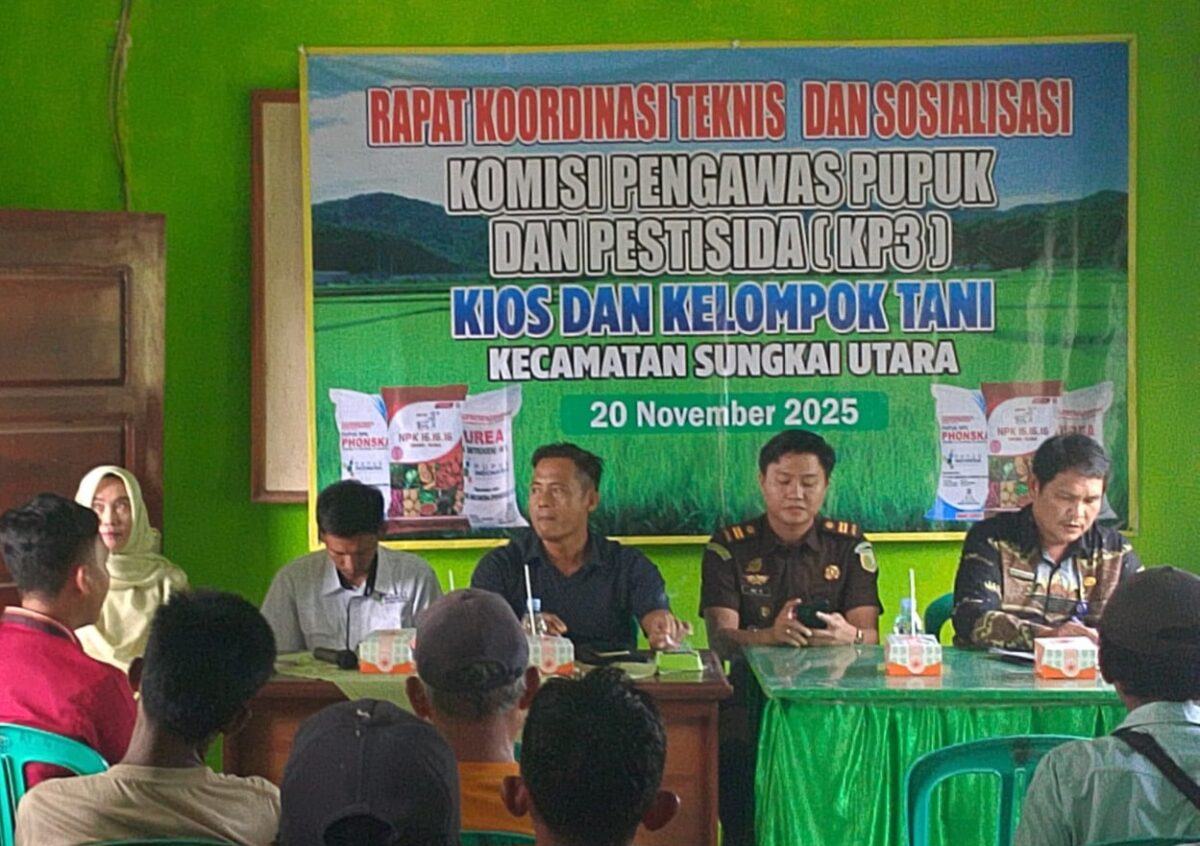 Pemerintah daerah memastikan pendistribusian pupuk bersubsidi tepat guna dan sasaran. Dok. Dinas PTH Lampura.