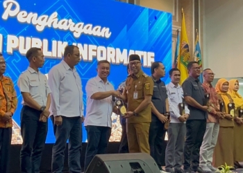 PLN UID Lampung Terima Anugerah KIP 2025