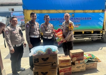 Bantuan Kemanusiaan Polda Lampung Tiba di Polda Sumbar meski 1 Truk Sempat Terguling