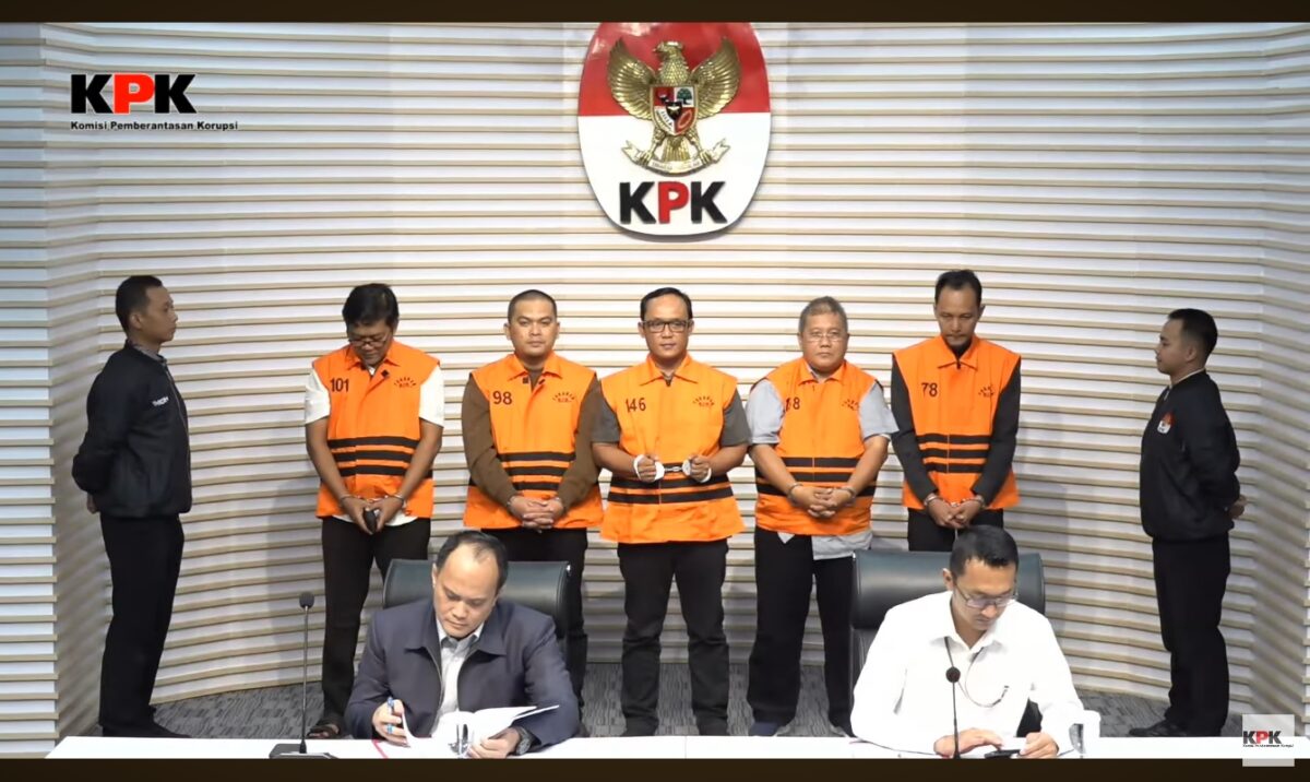 Komisi Pemberantasan Korupsi (KPK) menggelar konferensi pers terkait penangkapan Bupati Lampung Tengah, Ardito Wijaya, di Kantor KPK Jakarta, Kamis, 11 Desember 2025. Dok: Tangkapan Layar Youtube KPK