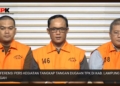 Bupati Lampung Tengah, Ardito Wijaya berompi orange saat konferensi pers Komisi Pemberantasan Korupsi (KPK) di Kantor KPK Jakarta, Kamis, 11 Desember 2025. Dok: Tangkapan Layar Youtube KPK
