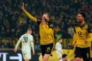 Dortmund Menang 2-0 atas Moenchengladbach di Kandang
