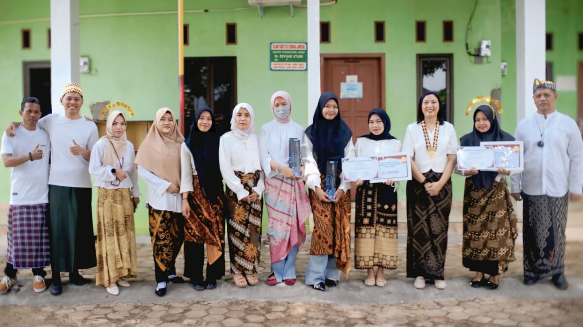 Yamet School Cendana Lampung (YSCL) resmi menganugerahkan Penghargaan Apresiasi Guru dan Tenaga Kependidikan (GTK) YSCL Tahun 2025 kepada lima pendidik terpilih pada Sabtu, 29 November 2025.