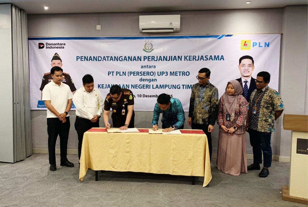 Penandatanganan Perjanjian Kerja Sama antara PLN UP3 Metro dan Kejaksaan Negeri Lampung Timur sebagai wujud penguatan sinergi dalam pendampingan hukum, pengamanan aset, dan peningkatan kualitas pelayanan publik.