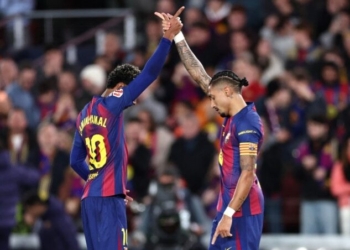 Dua Gol Raphinha Menangkan Barcelona atas Osasuna