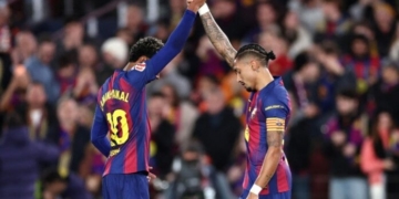 Dua Gol Raphinha Menangkan Barcelona atas Osasuna