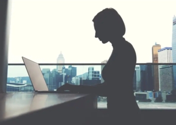 karyawan palsu berbasis AI