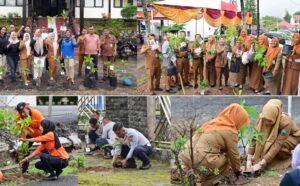 Ribuan PPPK Paruh Waktu Lampung Selatan Tanam Pohon lewat Kampanye Pohon Asuh