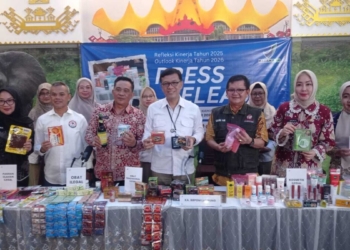 Peredaran produk bermasalah di pasaran sepanjang 2025 menunjukan masih tinggi. Hal itu berdasarkan hasil pengawasan Balai Besar Pengawas Obat dan Makanan (BBPOM) Bandar Lampung. Lampost.co/Andi Apriadi.