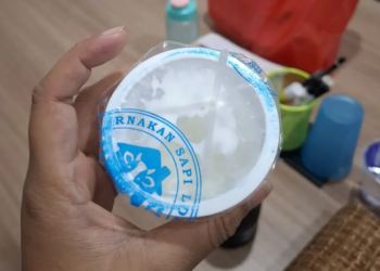 Susu segar produksi rumah susu Lampung. Antara