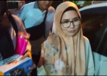 Kejaksaan Tinggi (Kejati) Lampung memeriksa Bupati Pesawaran, Nanda Indira, sebagai saksi terkait dugaan korupsi proyek Sistem Penyediaan Air Minum (SPAM) di Kabupaten Pesawaran tahun anggaran 2022. (Foto: Lampost.co / Asrul Septian Malik)