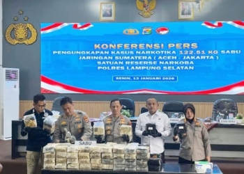 Kapolda Lampung, Irjen Pol Helfi Assegaf menggelar ekspose di Mapolres Lampung Selatan, Senin, 12 Januari 2026. Dok Lampost.co