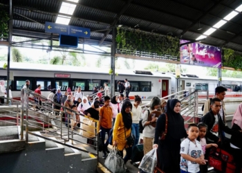 Penjualan Tiket Kereta Api Libur Isra Mikraj Tembus 9.957 Unit