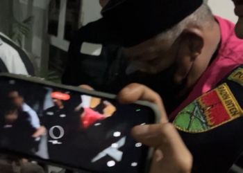 Tim Penyidik Bidang Tindak Pidana Khusus Kejaksaan Tinggi (Kejati) Lampung menahan dua orang tersangka baru kasus dugaan korupsi penyimpangan anggaran pada Sekretariat DPRD Kabupaten Lampung Utara tahun anggaran 2022. Dok Lampost.co