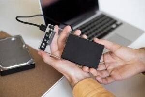 USB NPU Eksternal 40 TOPS Bikin PC Lama Bisa Jalankan AI Lokal