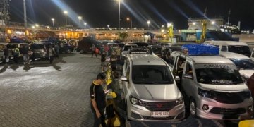 Arus mudik di Pelabuhan Bakauheni, Lampung Selatan menuju Merak, Provinsi Banten, terpantau landai pada Jumat atau H-1 Lebaran 2026.