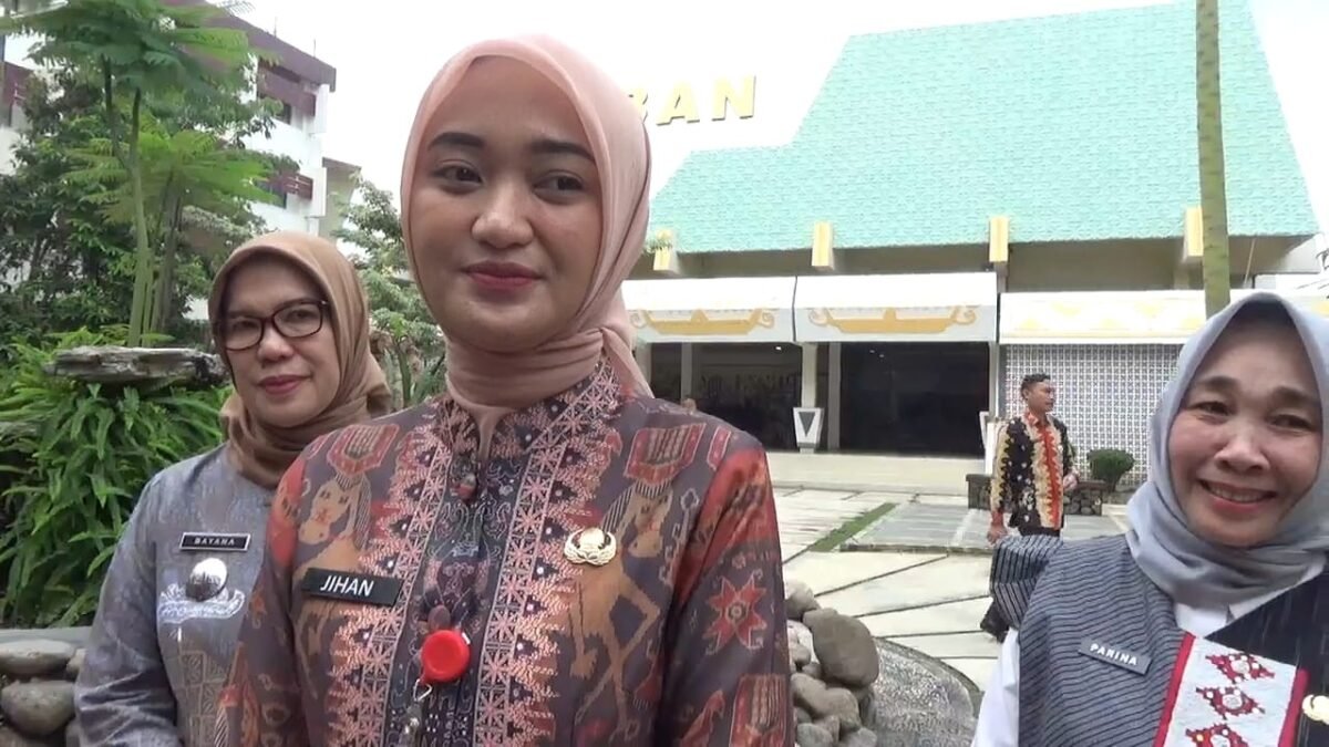 Pemprov Lampung Resmi Terapkan Program Hari Kamis Beradat