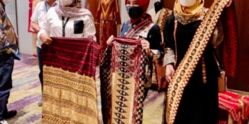 Dukungan Pertamina Patra Niaga Regional Sumbagsel melalui pembinaan, pelatihan, promosi, serta partisipasi dalam berbagai event mendorong Dela Tapis semakin dikenal dan mampu menembus pasar modern.