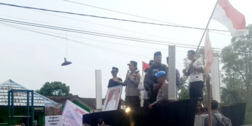 Demo Aliansi Masyarakat Desa Penyangga Taman Nasional Way Kambas di depan Balai Taman Nasional Way Kambas, Kabupaten Lampung Timur, Selasa (13/1/26). FOTO ANTARA/MUKLASIN.