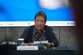 Menteri KKP Sakti Wahyu Trenggono Pingsan Saat Pimpin Upacara Persemayaman Korban Kecelakaan ATR 42-500.