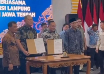 Pemprov Lampung bersama Pemprov Jateng teken MoU.// Atika Oktaria - Lampost