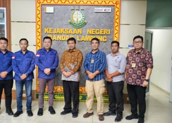 Kantor Wilayah Direktorat Jenderal Pajak (Kanwil DJP) Bengkulu dan Lampung melalui Penyidik Pegawai Negeri Sipil (PPNS) menyerahkan tersangka tindak pidana di bidang perpajakan kepada Jaksa Penuntut Umum pada Kejaksaan Negeri Bandar Lampung.