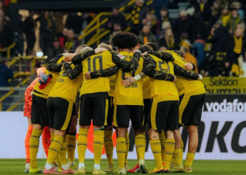 para pemain dortmund berselebrasi