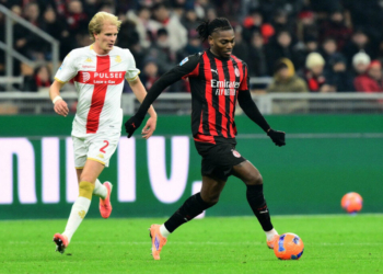 rafael leao selamatkan milan