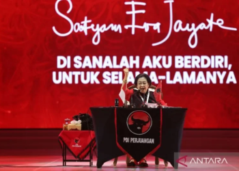 Ketua Umum PDI Perjuangan (PDIP) Megawati Soekarnoputri berpidato saat rangka HUT ke-53 dan Rakernas I Tahun 2026 di Beach City International Stadium (BCIS), Ancol, Jakarta Utara, Sabtu (10/1/2026). (ANTARA/HO-Humas PDIP)