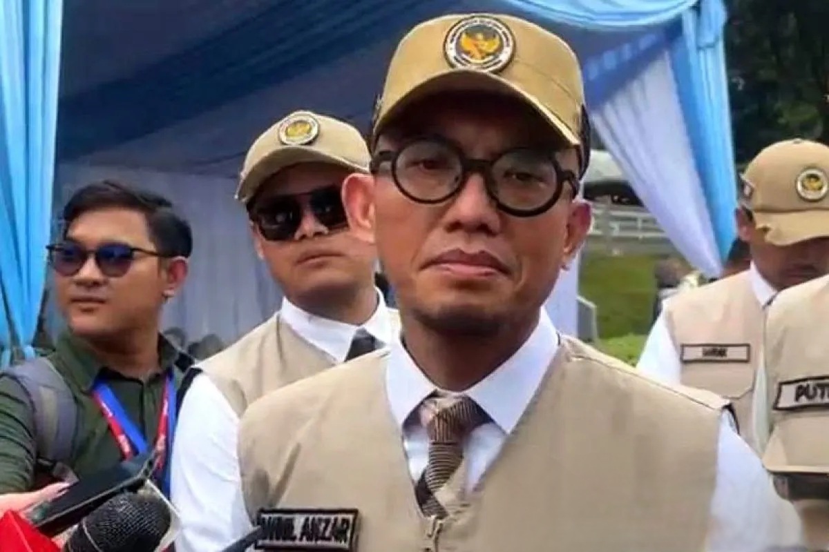 Wakil Menteri Haji dan Umrah RI Dahnil Anzar Simanjuntak dalam pengukuhan petugas haji di Asrama Haji Pondok Gede, Jakarta, Jumat (30/1/2026). ANTARA/Asep Firmansyah/pri.