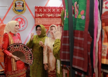 Ketua Dewan Kerajinan Nasional Daerah (Dekranasda) Lampung Purnama Wulan Sari Mirza menghadiri pembukaan INACRAFT 2026 di Jakarta International Convention Center, Rabu, 4 Februari 2026. Dok ADPIM