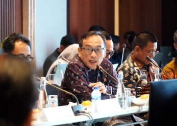 Kepala Dinas ESDM Provinsi Lampung, Febrizal Levi saat menerima kunjungan Kerja Panitia Kerja (Panja) Listrik Komisi XII DPR RI di Hotel Radisson, Provinsi Lampung, Kamis, 5 Februari 2026. Dok Kominfotik Lampung