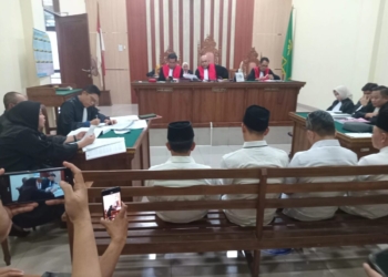 Mantan Bupati Lampung Timur, M. Dawam Rahardjo, dituntut pidana 8 tahun 6 bulan penjara dalam sidang perkara dugaan korupsi pembangunan dan penataan kawasan gerbang Rumah Jabatan Bupati Lampung Timur di Pengadilan Tindak Pidana Korupsi (Tipikor) Tanjungkarang, Rabu, 5 Februari 2026. (Foto Lampost.co / Asrul Septian Malik)