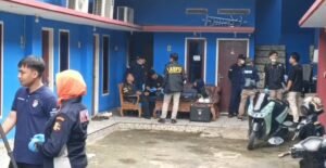 Tim Puslabfor Mabes Polri Tiga Jam Olah TKP Penemuan Mayat di Penginapan