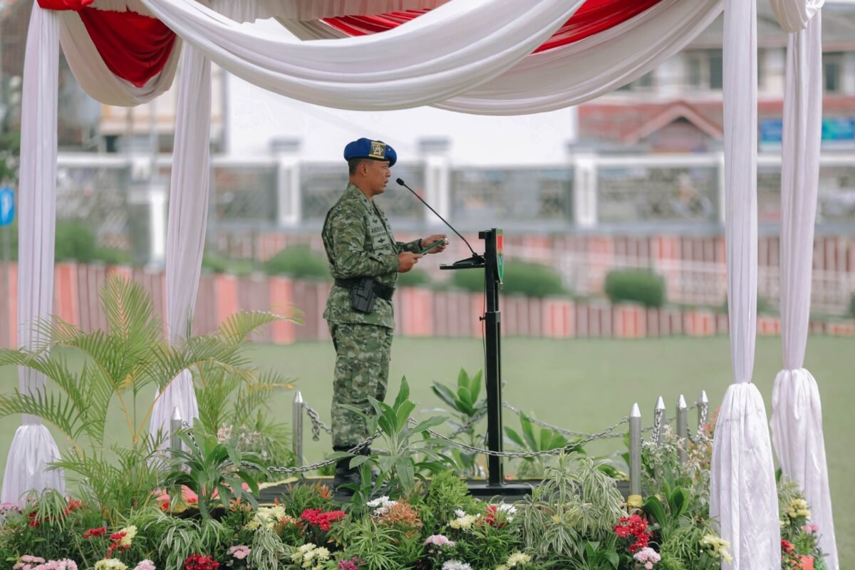 Kepala Staf Kodam XXI/Radin Inten, Brigadir Jenderal TNI Andrian Susanto saat memberi arahan ketika Upacara Operasi Penegakan Ketertiban (Gaktib) dan Yustisi Polisi Militer Tahun 2026. Kegiatan berlangsung di Lapangan Korpri, Komplek Kantor Gubernur Lampung, Jumat, 13 Februari 2026. Dok ADPIM Lampung
