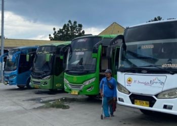 Suasana Terminal Tipe A Rajabasa, Bandar Lampung mengalami lonjakan menjelang Bulan Ramadan dan Libur Tahun Baru Imlek 2026, Sabtu, 14 Februari 2026. (Foto: Lampost.co / Fauzan Al Djabar)