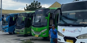 Suasana Terminal Tipe A Rajabasa, Bandar Lampung mengalami lonjakan menjelang Bulan Ramadan dan Libur Tahun Baru Imlek 2026, Sabtu, 14 Februari 2026. (Foto: Lampost.co / Fauzan Al Djabar)