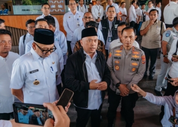 Foto: Menteri Perhubungan Republik Indonesia, Dudy Purwagandhi usai Rapat Kesiapan Angkutan Lebaran Tahun 1447 H/2025 M di Ruang Rapat Utama Kantor Gubernur Lampung, Selasa, 17 Februari 2026. (Foto: Dok. Diskominfo Lampung)