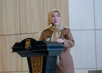 Inspektur Provinsi Lampung, Bayana menjadi narasumber dalam Sosialisasi Pembangunan Zona Integritas (ZI) yang digelar di Aula GSG Presisi Polda Lampung, Senin (23/02/2026). Dok. ADPIM Lampung