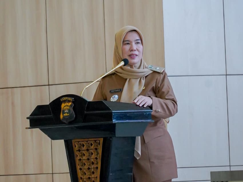 Inspektur Provinsi Lampung, Bayana menjadi narasumber dalam Sosialisasi Pembangunan Zona Integritas (ZI) yang digelar di Aula GSG Presisi Polda Lampung, Senin (23/02/2026). Dok. ADPIM Lampung