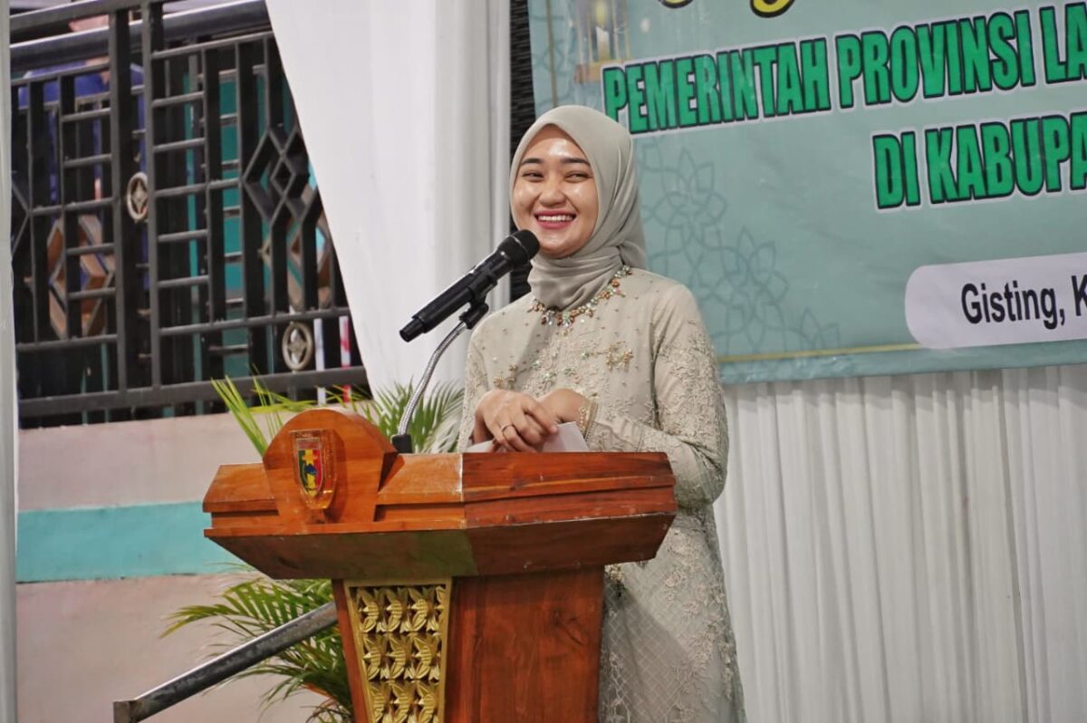 Wakil Gubernur Jihan Nurlela menyampaikan arahan saat Safari Ramadan 1447 H yang digelar Pemerintah Provinsi Lampung di Masjid Jami Hidayatul Muttaqien, Gisting, Kamis (26/2/2026). Dok ADPIM Lampung