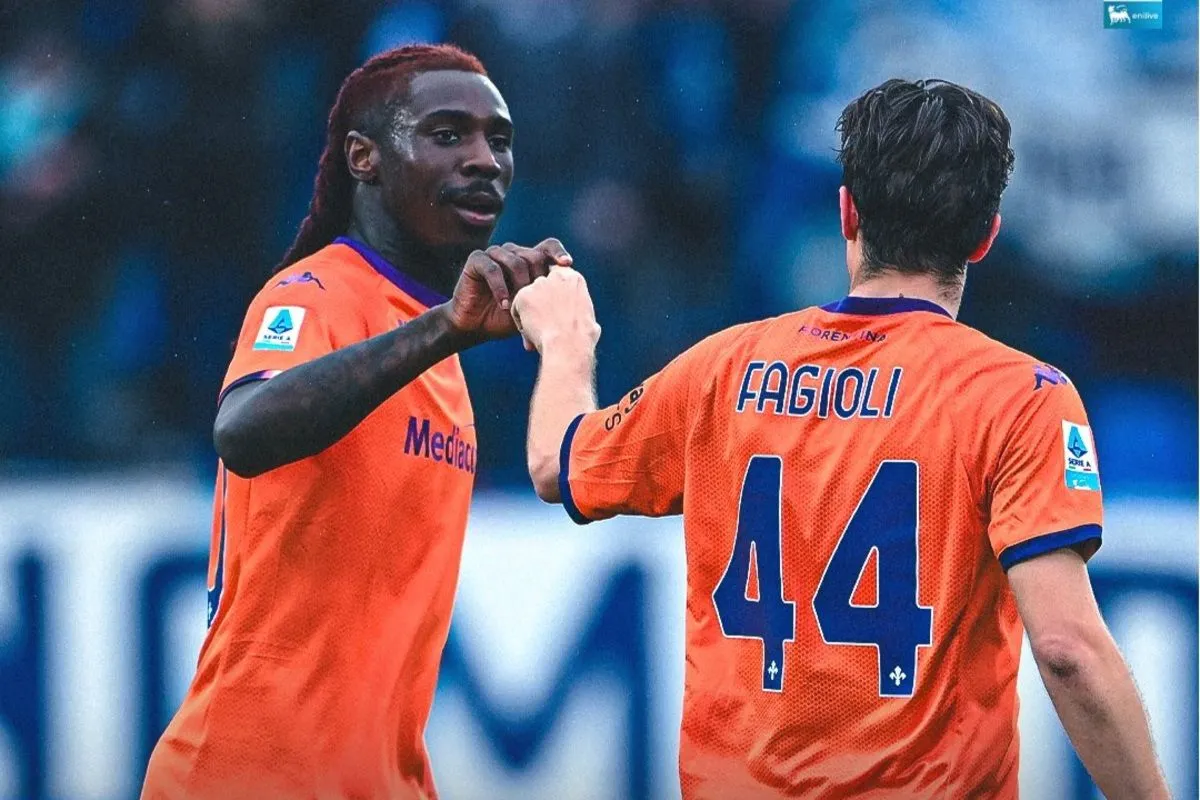 Moise Kean (kiri) dan Nicolo Fagioli