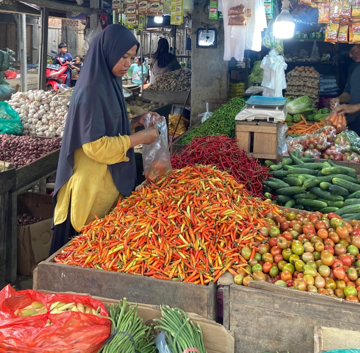 Jelang Ramadan, Harga Bahan Pokok di Pasar Jatimulyo Mengalami Kenaikan
