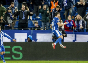 Penyerang Alaves Lucas Boye (15)