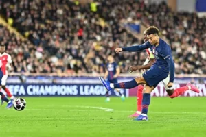 Comeback Dramatis Les Parisiens di Markas Monaco